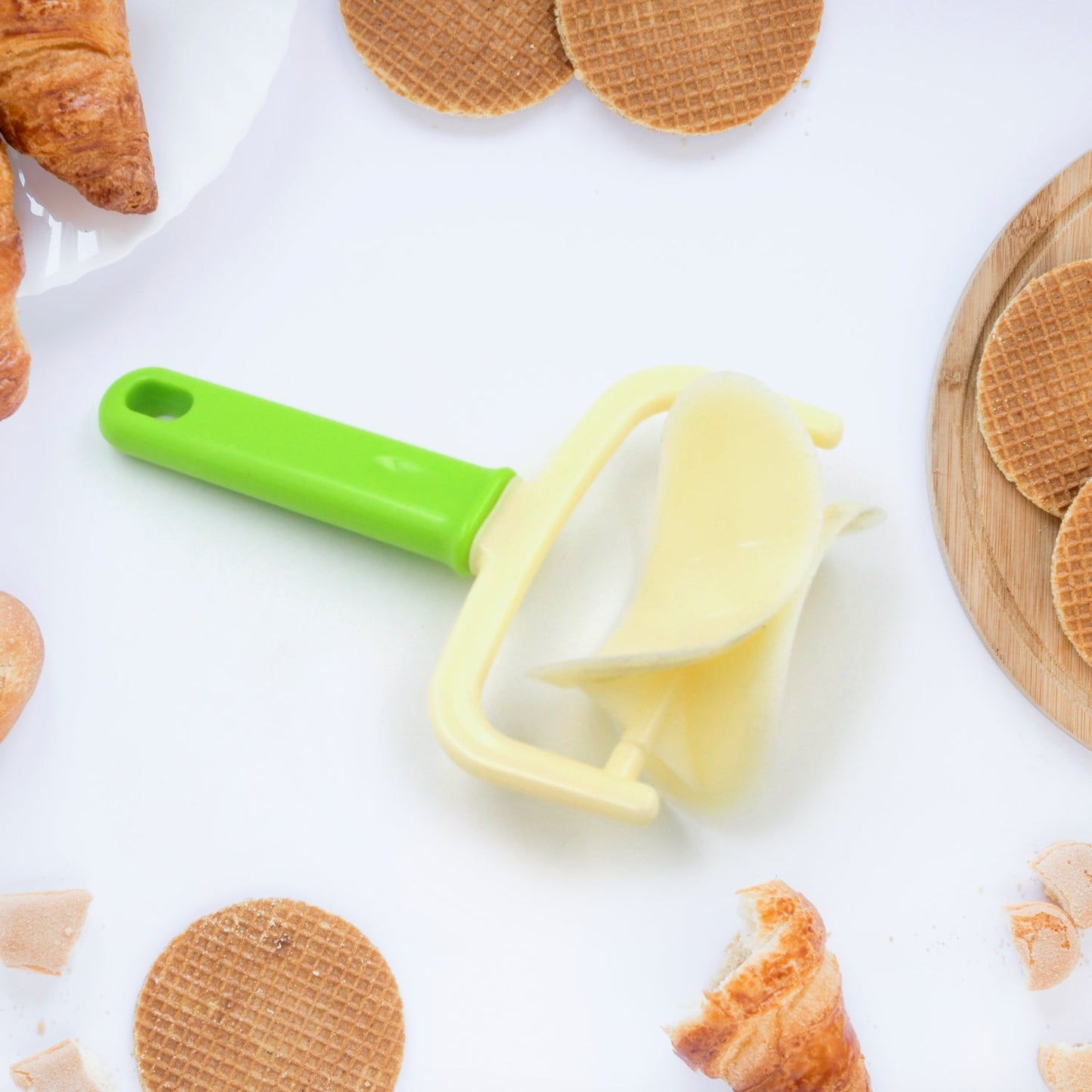Multipurpose Dough Cutter Roller Tool for Baking & Puri Making (1pc)