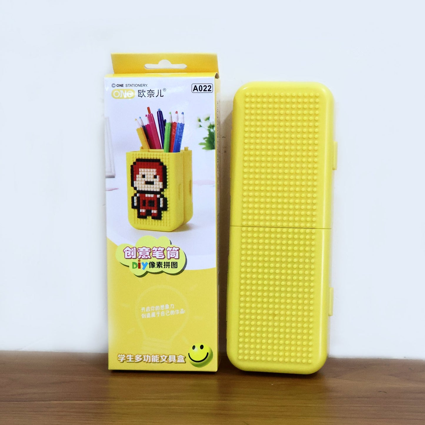 DIY Pixel Art Pen Stand with Building Block Set