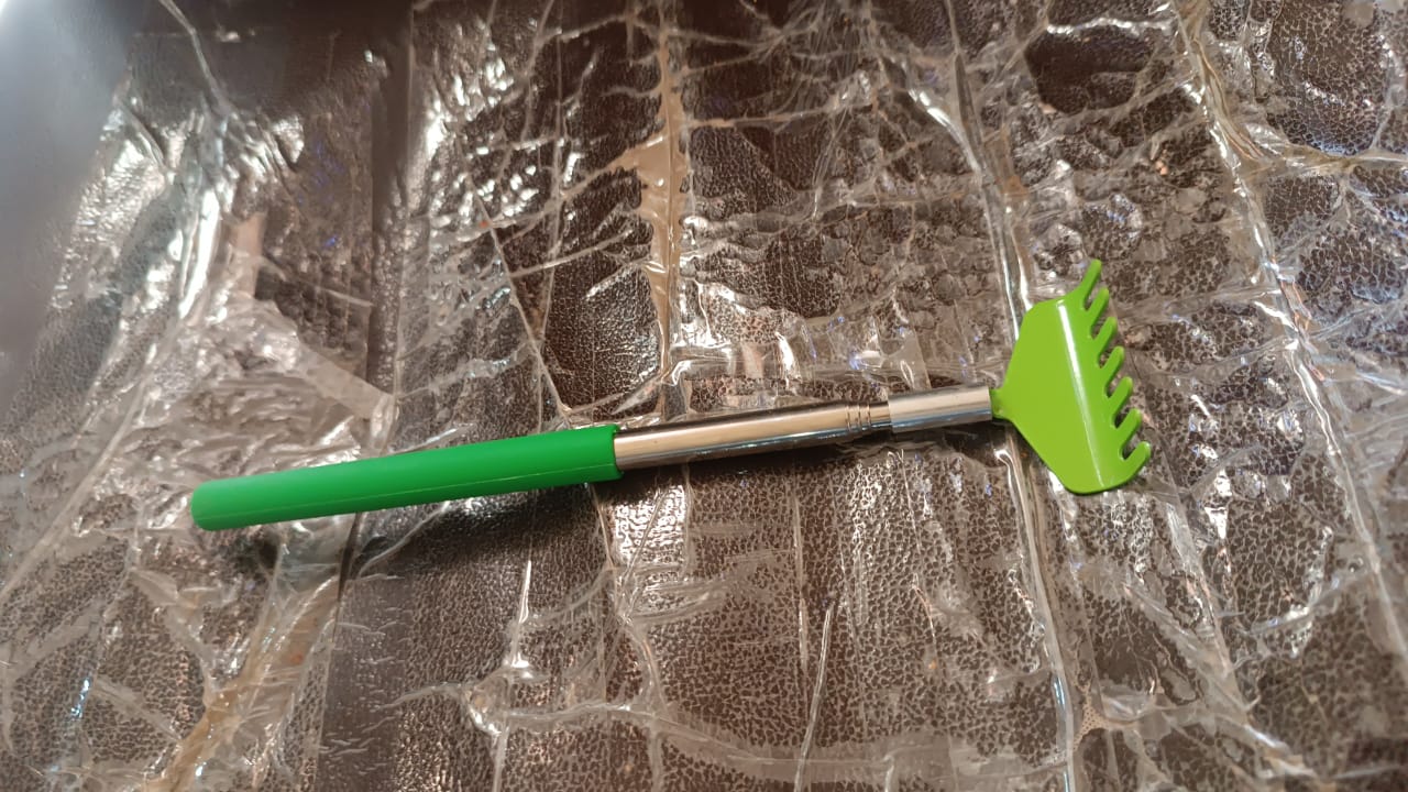 Khujli Stick – 59 cm Long Telescopic Back Scratcher (1 Pc)
